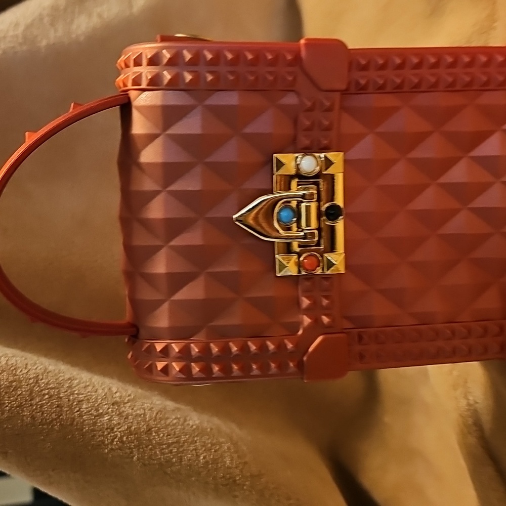 Geometric Patterned Red Handbag - Picture 3 of 3